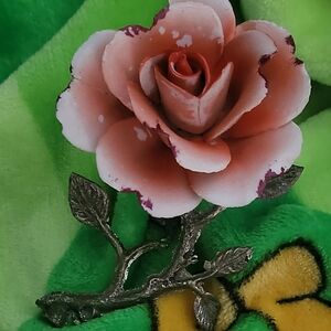 Vintage Pink Ceremic & Pewter Rose​